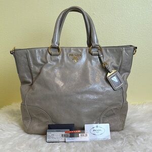 💯 Authentic Prada Gray Leather Tote Bag🍀
